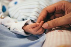 孕妇脚肿是什么原因?如何预防和缓解孕妇脚肿?